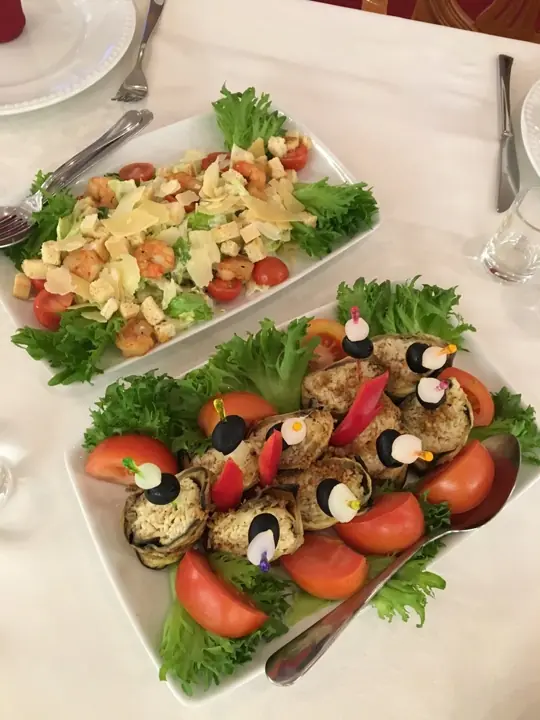 Caesar krevettidega ja suupisted
