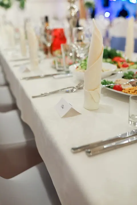 Laua serveering